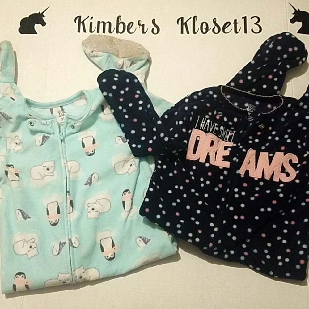 SALE ❄ 2 Carter's Zip Up Footie Sleepers size 3T ❄